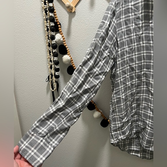 Frank & Eileen Buttondown - Picture 5 of 6